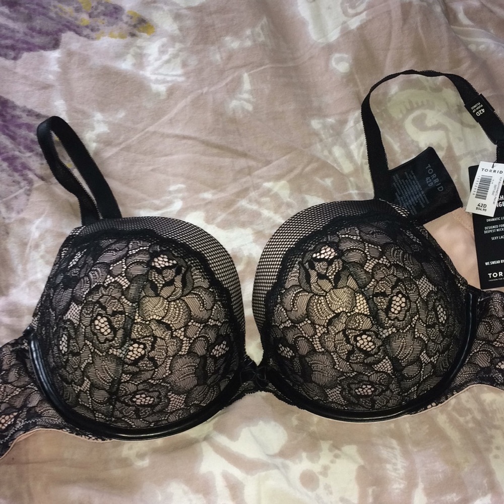 NWT Torrid Bra Push-Up Plunge 42D